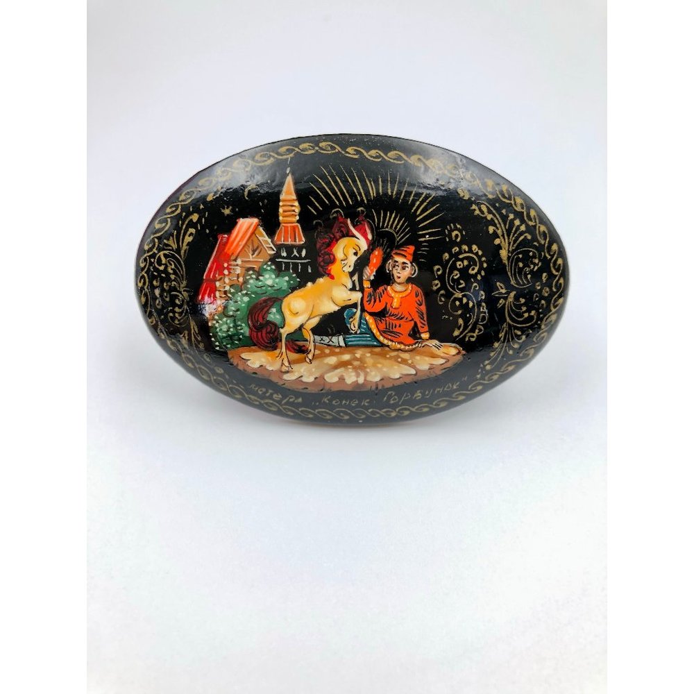 Russian Hand painted brooch/pin